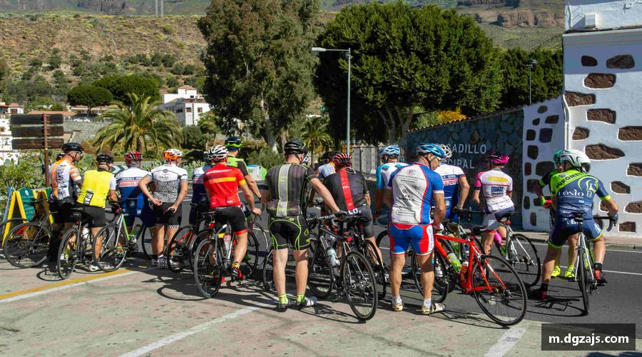 青春的每一份付出，都会为未来铺路。